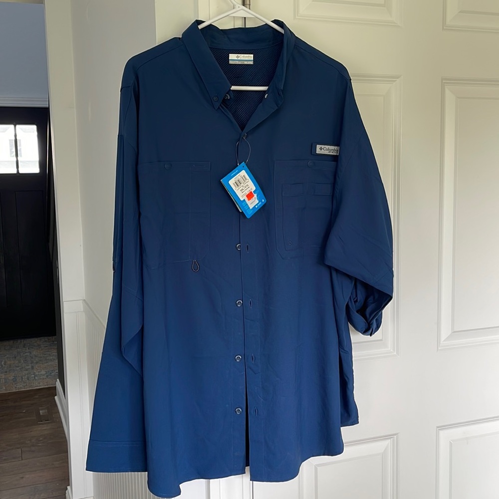 NWT Men’s Columbia 2XL blue Omni shade button up shirt